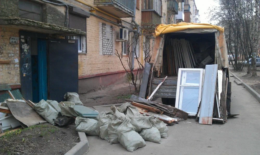 Вывоз мусора после ремонта в Липецке от ПроМусор — цены от 4677 руб., быстро и недорого