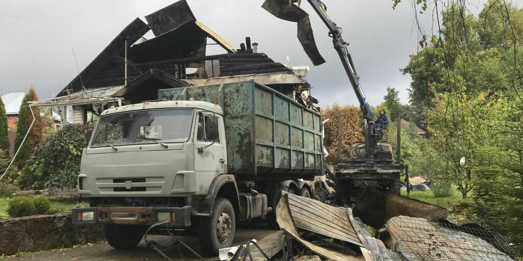 Вывоз мусора после пожара с утилизацией в Липецке в октябре