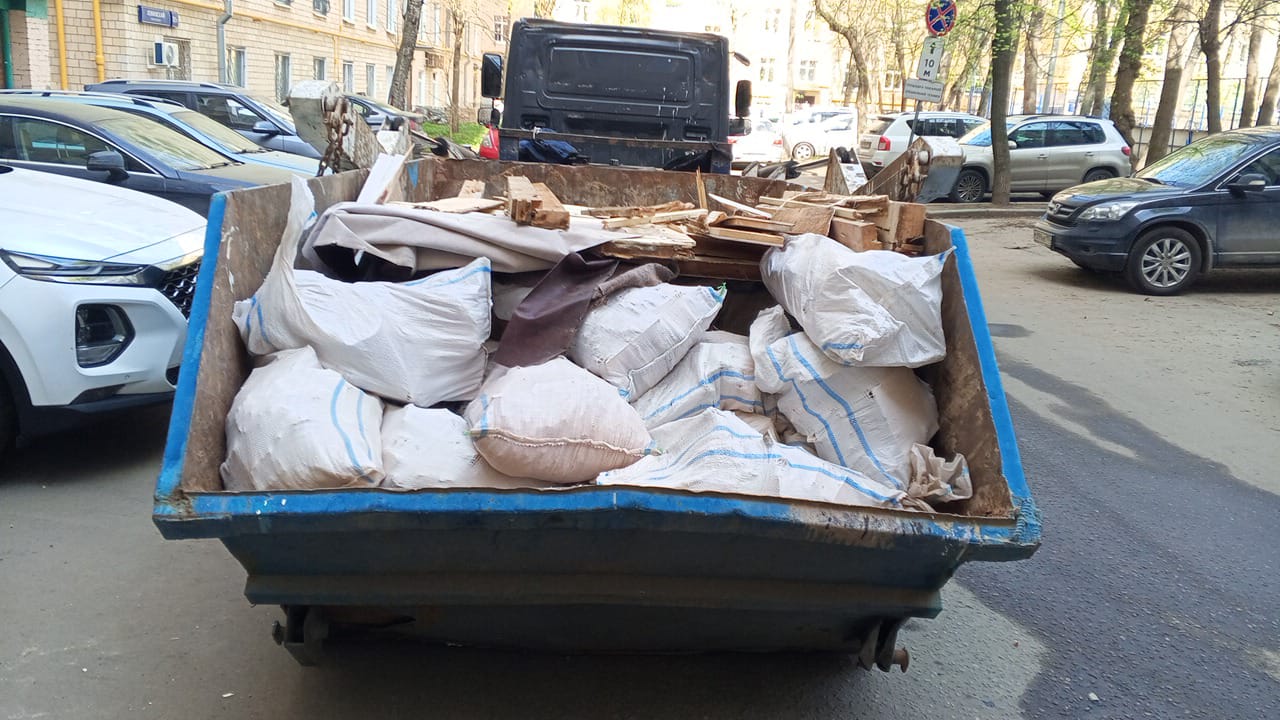 Вывоз мусора из магазина в Липецке в октябре