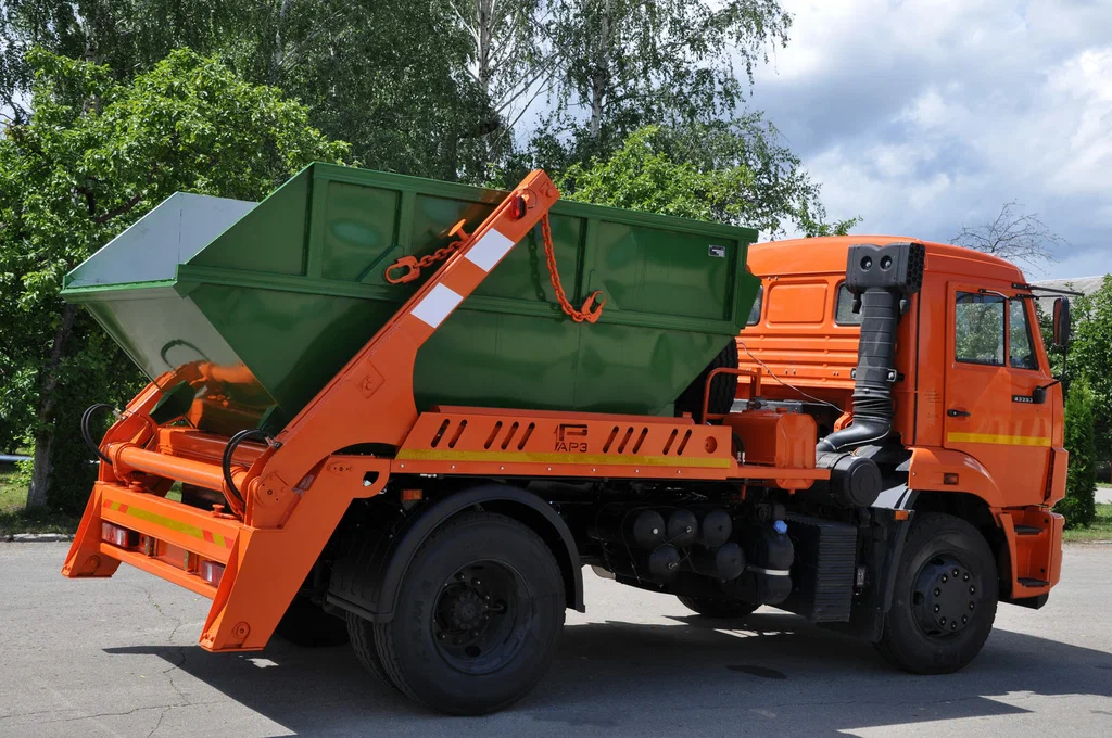 Заказ бункеровоза для вывоза мусора и отходов в Липецке в октябре