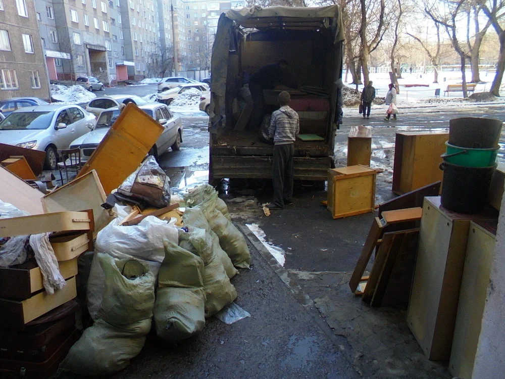 Вывоз мусора из подвала с утилизацией в Липецке в октябре
