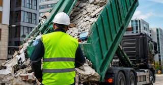 Вывоз строительного мусора в Липецке: услуги лицензированной компании — ПроМусор